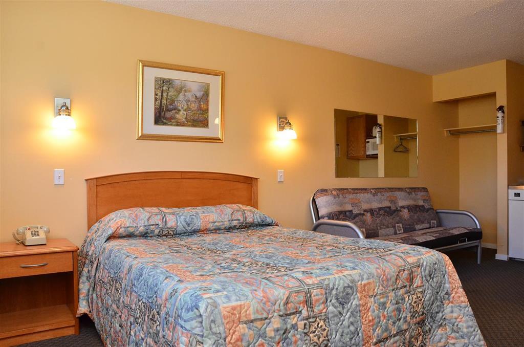 Canadas Best Value Inn Келоуна Стая снимка