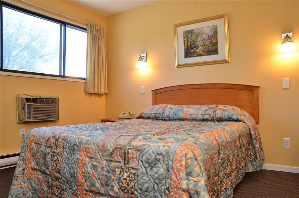 Canadas Best Value Inn Келоуна Стая снимка