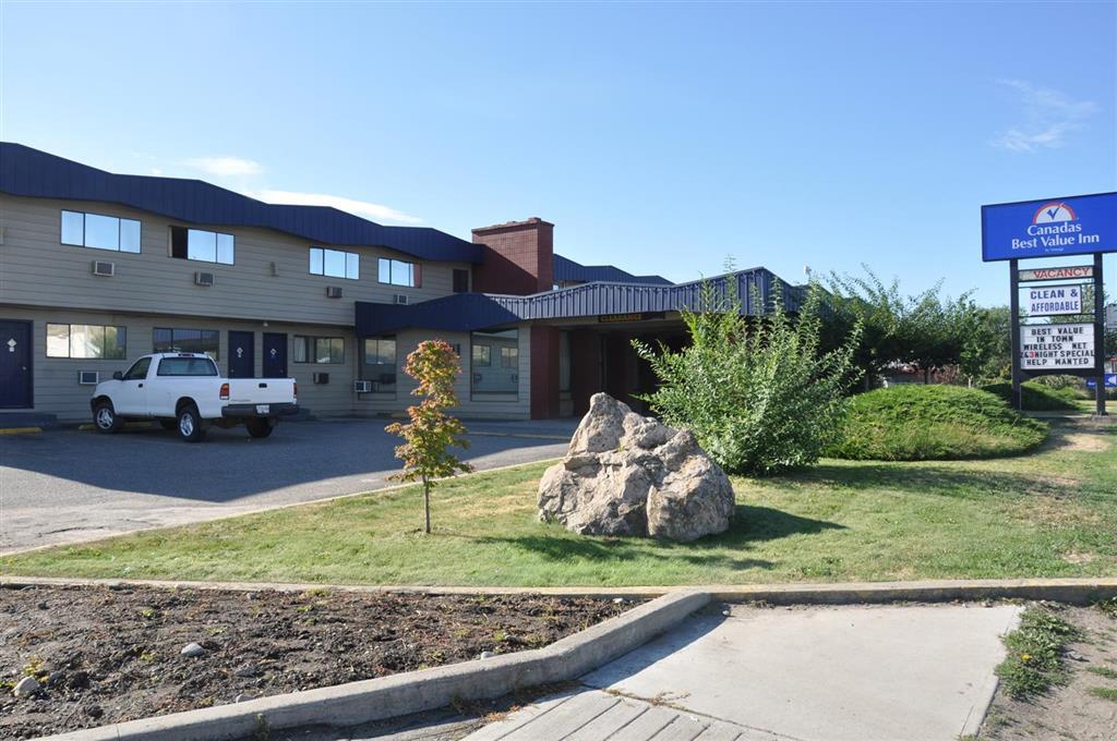 Canadas Best Value Inn Келоуна Екстериор снимка