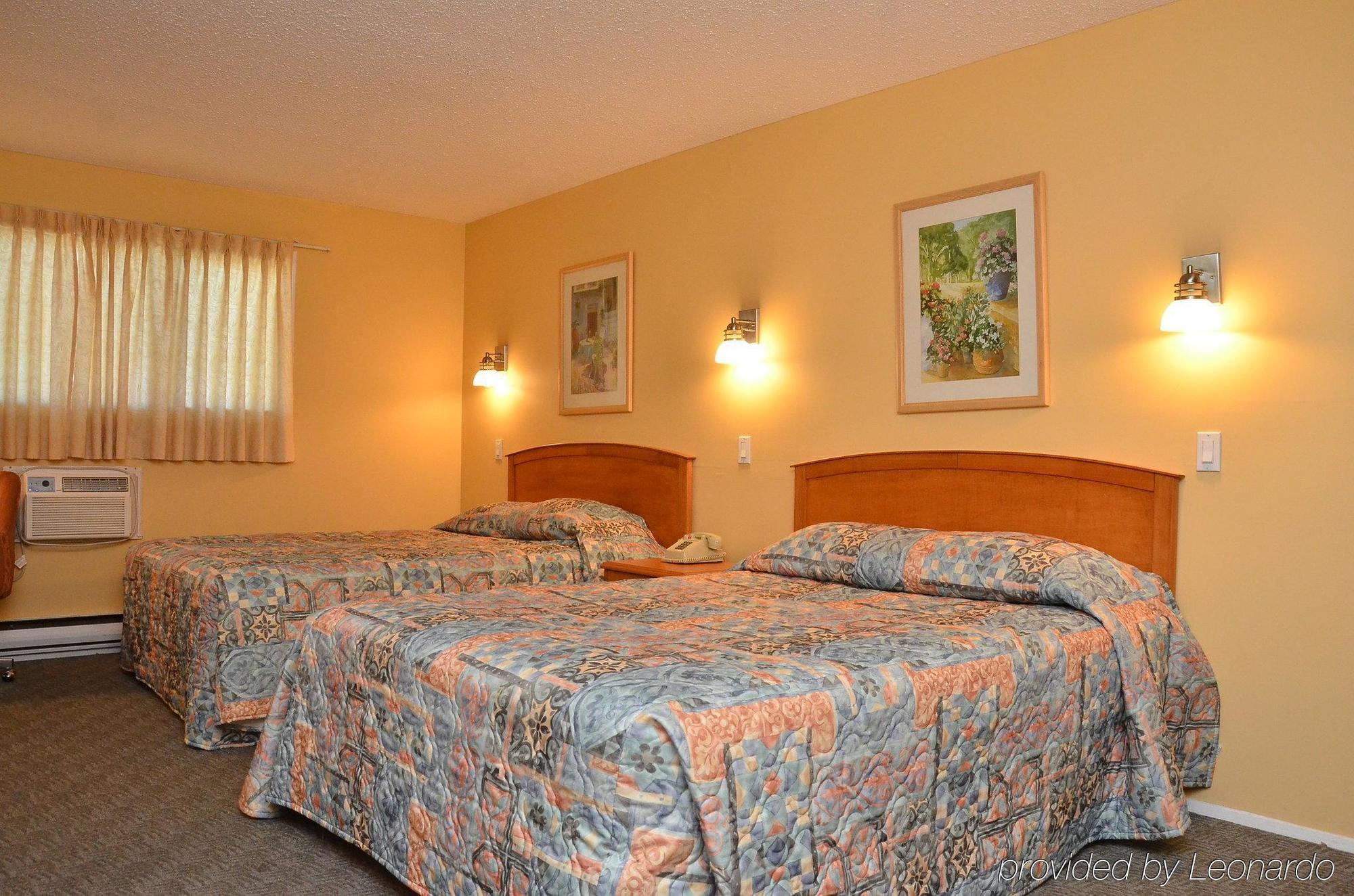 Canadas Best Value Inn Келоуна Стая снимка