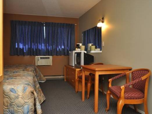 Canadas Best Value Inn Келоуна Екстериор снимка